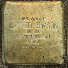 Stolperstein en memoria de Alfred Simson