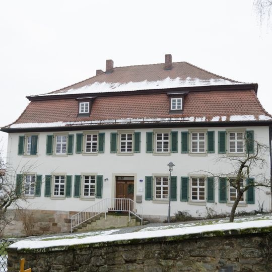 Kapellenbergweg 2, Pfarrhaus