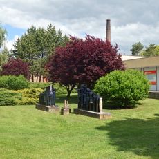 Keramická plastika na náměstí 17. listopadu ve Strážnici