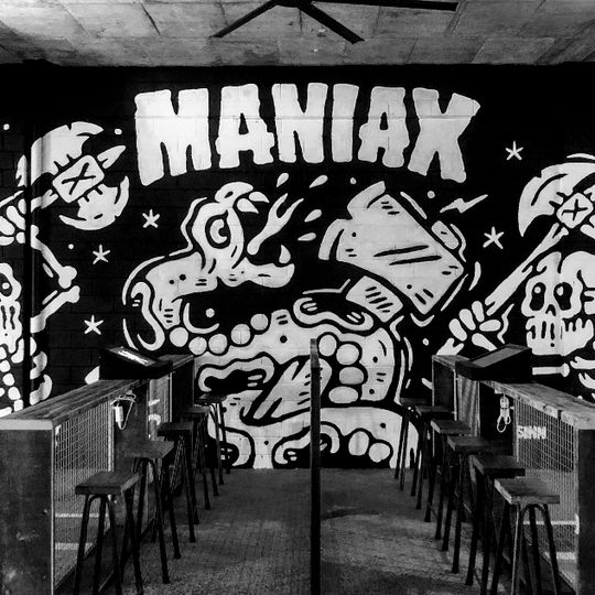 MANIAX Axe Throwing