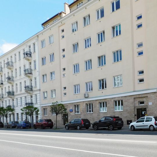 Blok przy ulicy Rakowieckiej 15/17