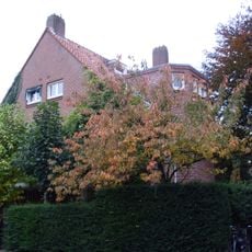 Harmoniehof: centraal-westelijk dubbel woonhuis