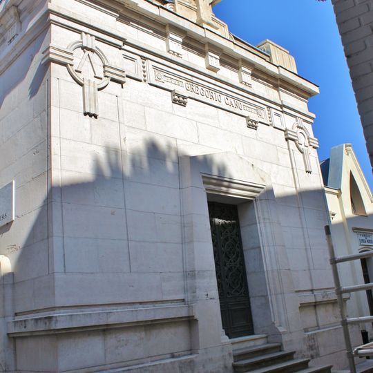 Panteón de Gregorio Cano Mena