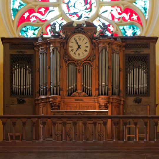 Orgue de tribune en la collégiale Notre-Dame de Melun