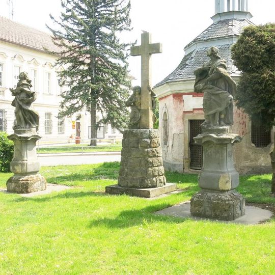 Sousoší Kalvárie na Mírovém náměstí v Bezně