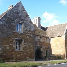 Castle Farmhouse And Castle Farm Cottage