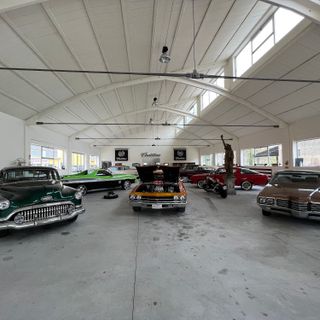 Roadmaster garage