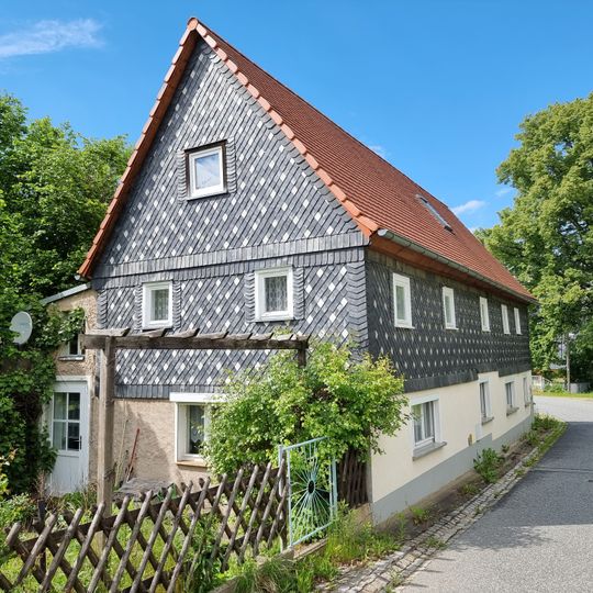 Wohnstallhaus mit angebautem Wirtschaftsteil Obere Dorfstraße 36