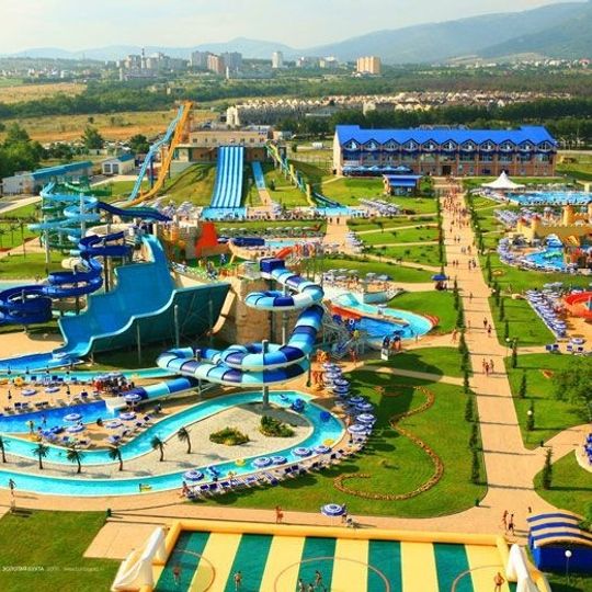 Аквапарк "Золотая Бухта"