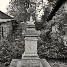 Obnovený kříž v Knínicích