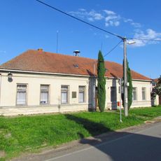 Škola - působiště rodičů Vítězslava Nezvala