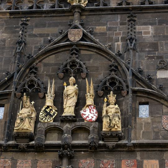 Sochy v 1. patře Staroměstské mostecké věže