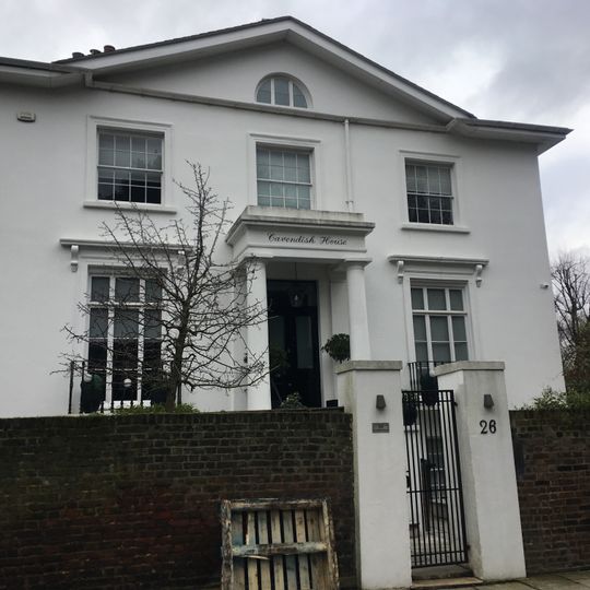 10, Wellington Place Nw8