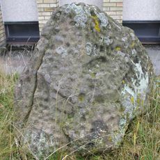 Skålgropsstenen i Årsta partihallar