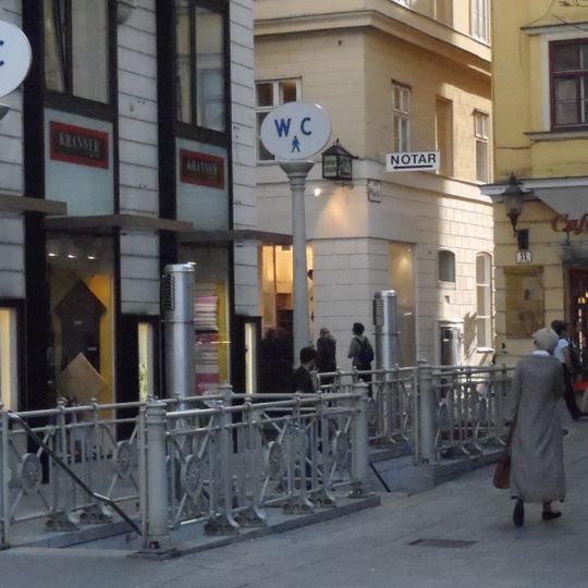 Öffentliche Bedürfnisanstalt in der Irisgasse