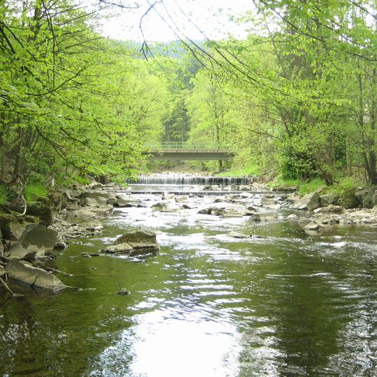 Železniční most přes Vsetínskou Bečvu ve Velkých Karlovicích