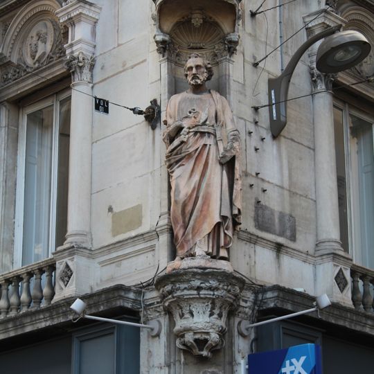 Statue de saint Pierre rues Paul Chenavard et Constantine