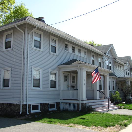 Building at 38–48 Richardson Avenue