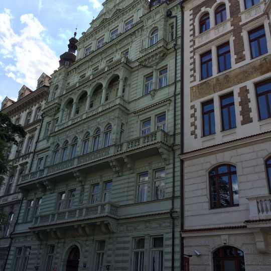 Janáčkovo nábřeží 19