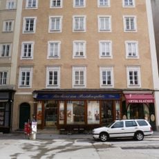 Wohn- und Geschäftshaus