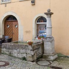 Brunnen bei Alter Keller 6 (Rothenburg ob der Tauber)