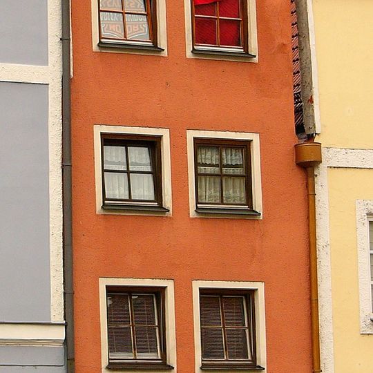 Wohn- und Geschäftshaus