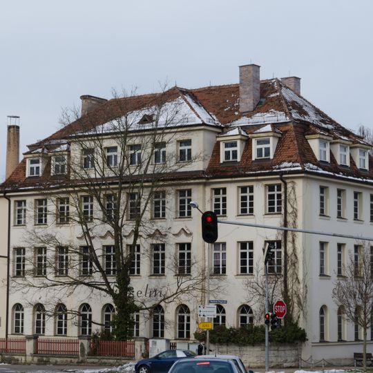 Bahnhofstraße 14