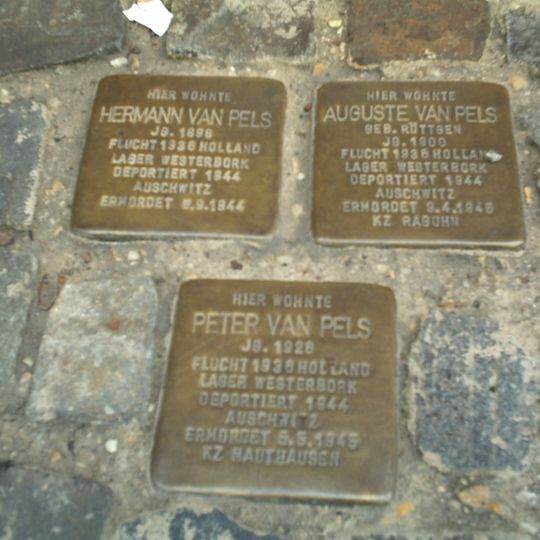 Stolperstein en memoria de Auguste van Pels