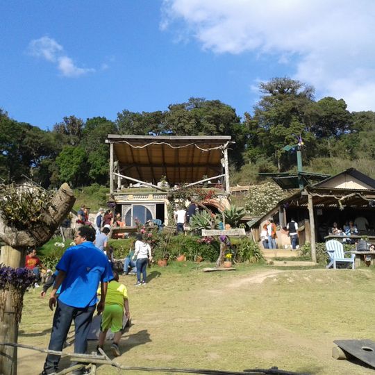 Hobbitenango Eco Restaurante, Bar, Hotel