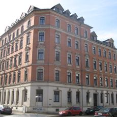 Mietshaus in ehemals geschlossener Bebauung in Ecklage Lessingstraße 28