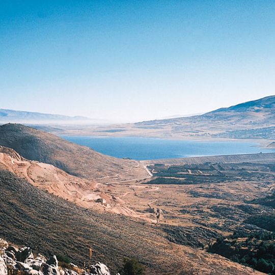 Lake Qaraoun