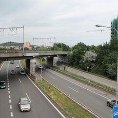 Most slatinské tratě přes Ostravskou ulici