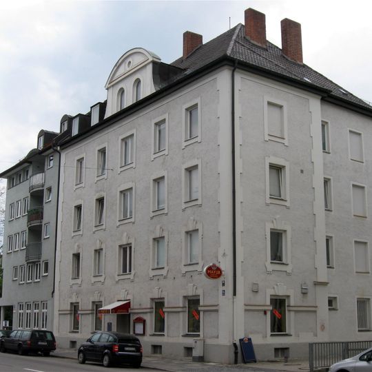 Freistehendes Mietshaus