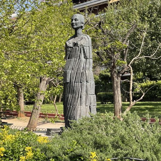 Maria Callas statue