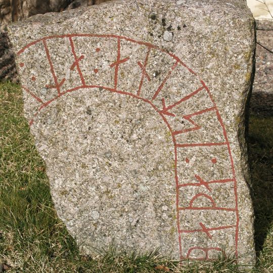 Östergötlands runinskrifter 106-108