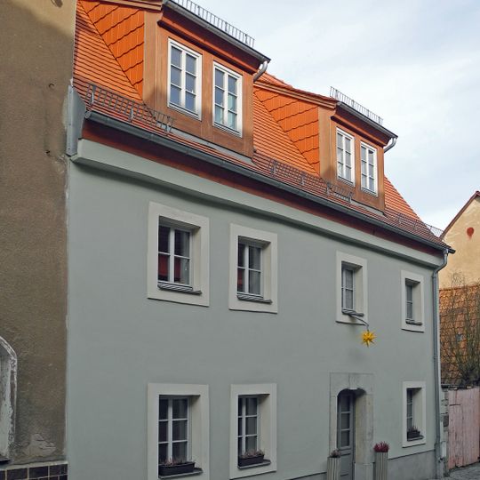 Wohnhaus in halboffener Bebauung Leschestraße 3