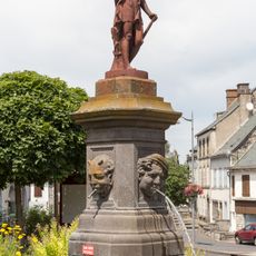 Fontaine place de Castellane à Marcenat