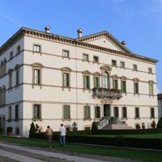 Villa Vecelli, Cavriani, Ruffini
