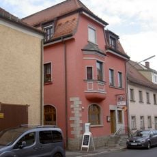 Wohn- und Geschäftshaus