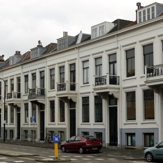 Ensemble van zeven herenhuizen in de stijl van het eclecticisme