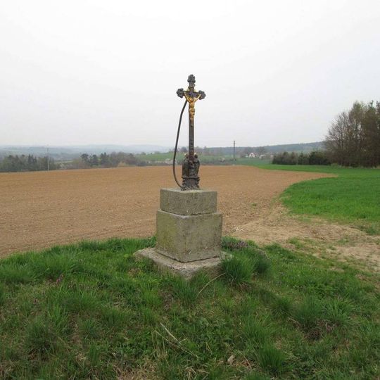 Kříž západně od Hedčan