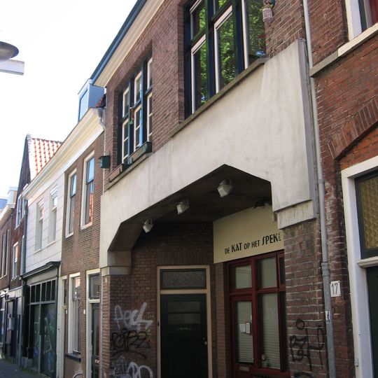 De dubbele chauffeurswoning behoort tot het complex van 'Garage Centraal'