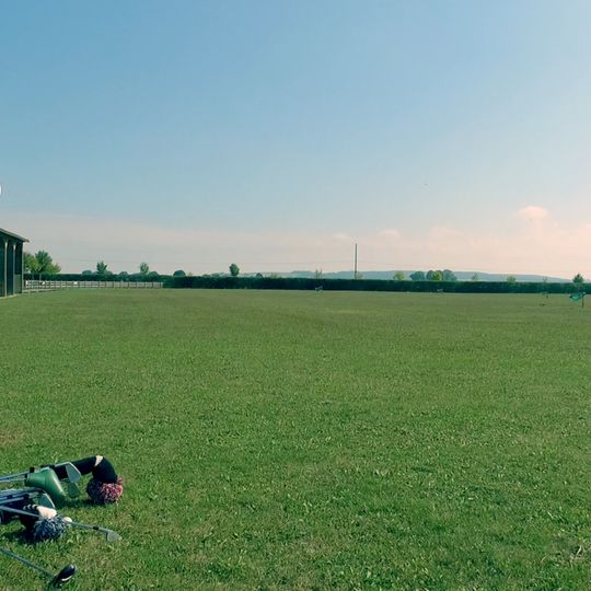 Golf practice ground