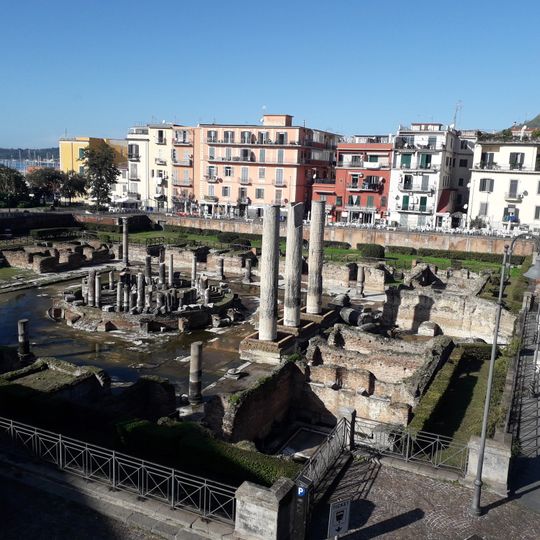 Parco archeologico dei Campi Flegrei - anfiteatro Flavio e tempio di Serapide