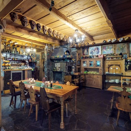 Frog Manor House Tavern