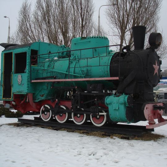 Паровоз-һәйкәлдәр