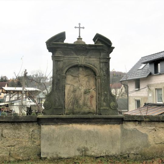 Kaplička XII. zastavení křížové cesty u kostela v Arnolticích