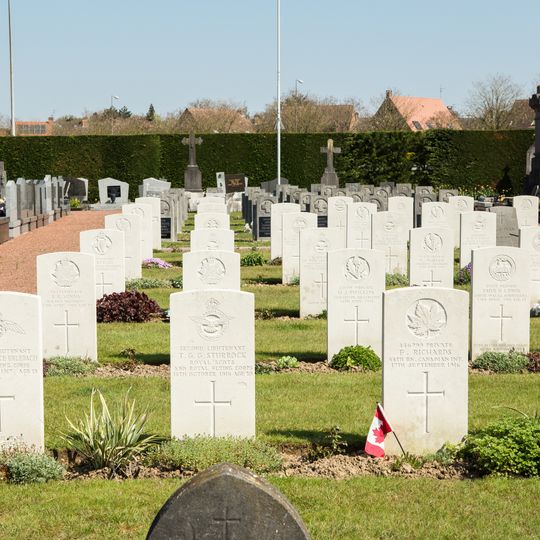 Section du Commonwealth du cimetière communal de Linselles
