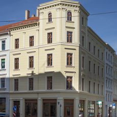 Mietshaus in geschlossener Bebauung, mit originalen Läden, Eckhaus zur Jakobstraße Hospitalstraße 44