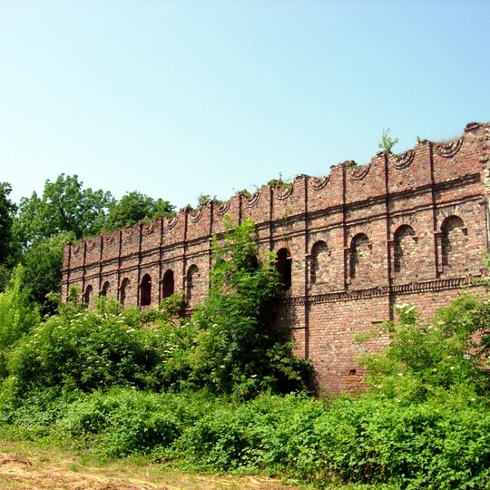 Pozostałości zabudowań dworskich